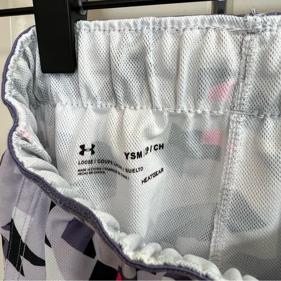 Under Armour Girls Play Up Printed Shorts in Purple, Size S - Picture 7 of 7